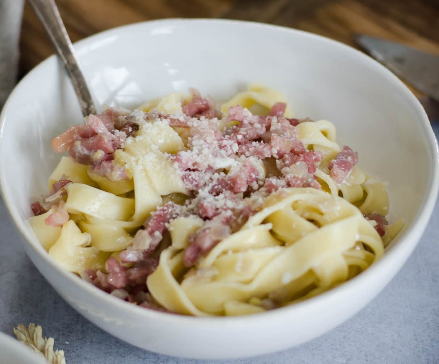 Image de Pâtes aux lardons et aux oignons